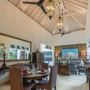 Mosan House: Art-filled Gem Near & Square Indonesia